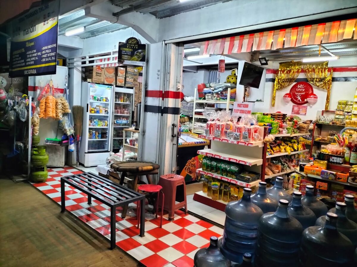 Adhi Jaya: Local Store Blending with Cilacap Daily Life